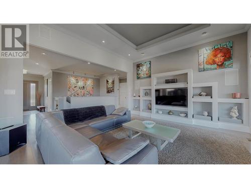 5642 Yarrow Street, Oliver, BC - Indoor Photo Showing Living Room