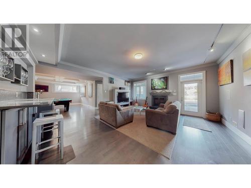 5642 Yarrow Street, Oliver, BC - Indoor Photo Showing Living Room