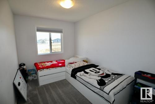 8741 Carson Wy Sw, Edmonton, AB - Indoor Photo Showing Bedroom