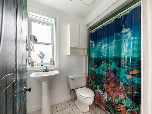 Bathroom - 155 Rue St-Charles, Saint-Jean-Sur-Richelieu, QC - Indoor Photo Showing Bathroom