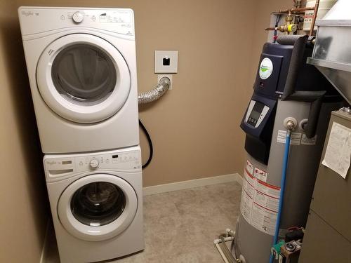 2205 2260 Sleeping Giant Parkway, Thunder Bay, ON - Indoor Photo Showing Laundry Room