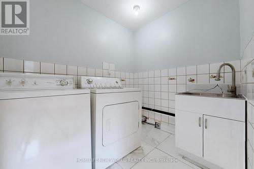 4235 Tomken Rd, Mississauga, ON - Indoor Photo Showing Laundry Room