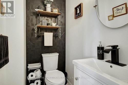 1224 Michael Cres, Cambridge, ON - Indoor Photo Showing Bathroom