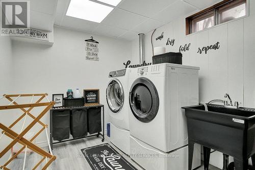 1224 Michael Cres, Cambridge, ON - Indoor Photo Showing Laundry Room