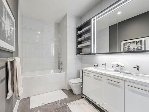 Ph 01-170 Bayview Ave, Toronto, ON - Indoor Photo Showing Bathroom
