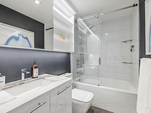Ph 01-170 Bayview Ave, Toronto, ON - Indoor Photo Showing Bathroom