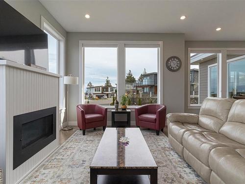 3389 Robson Pl, Colwood, BC - Indoor Photo Showing Living Room With Fireplace
