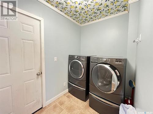 507 Maple Street, Maple Creek, SK - Indoor Photo Showing Laundry Room