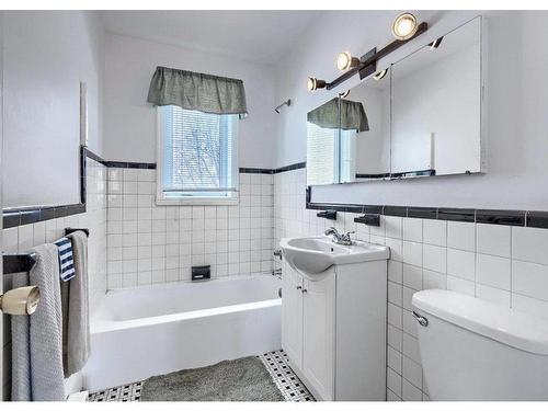Bathroom - 427 Rue Lebeau, Saint-Jean-Sur-Richelieu, QC - Indoor Photo Showing Bathroom