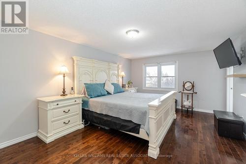 54 Randolf Crt, Hamilton, ON - Indoor Photo Showing Bedroom
