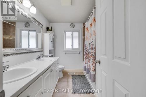 99 Cotton Grass St, Kitchener, ON - Indoor Photo Showing Bathroom