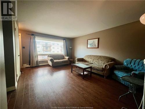 118-120 Vail St, Moncton, NB - Indoor Photo Showing Living Room