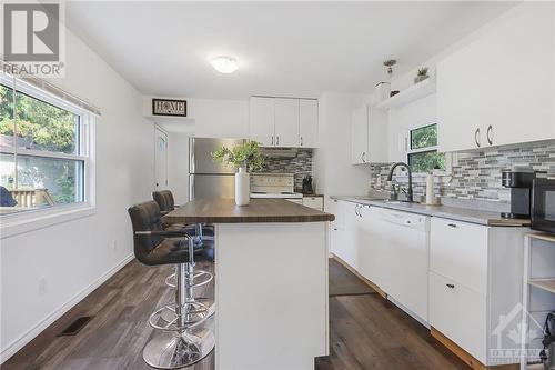 12 Panama Avenue, Nepean, ON - Indoor Photo Showing Kitchen With Upgraded Kitchen