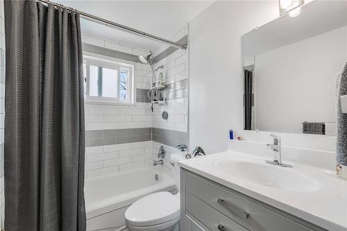 44 Deloraine Drive, Brampton, ON - Indoor Photo Showing Bathroom