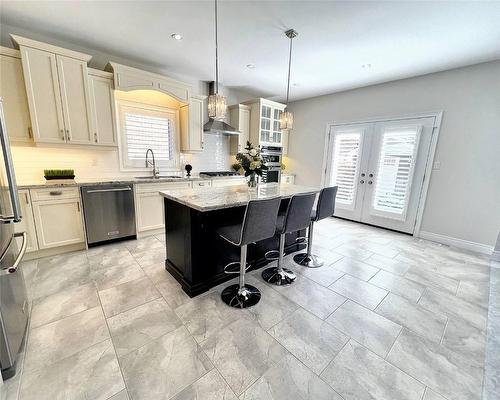 58 Cielo Court, Hamilton, ON - Indoor Photo Showing Kitchen With Stainless Steel Kitchen With Upgraded Kitchen