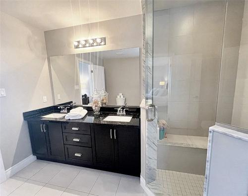 58 Cielo Court, Hamilton, ON - Indoor Photo Showing Bathroom