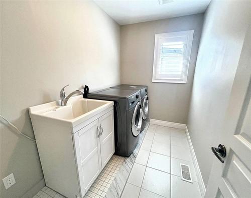 58 Cielo Court, Hamilton, ON - Indoor Photo Showing Laundry Room