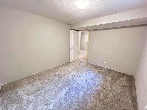 93 - 4868 Riverview Drive, Edgewater, BC - Indoor Photo Showing Other Room