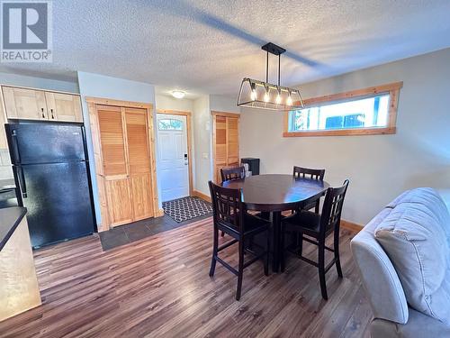 4868 Riverview Drive Unit# 93, Edgewater, BC - Indoor Photo Showing Dining Room