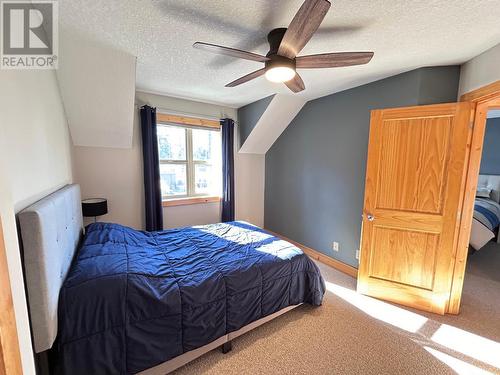 4868 Riverview Drive Unit# 93, Edgewater, BC - Indoor Photo Showing Bedroom