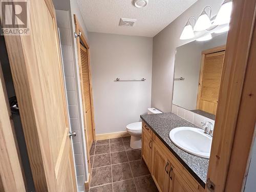 4868 Riverview Drive Unit# 93, Edgewater, BC - Indoor Photo Showing Bathroom