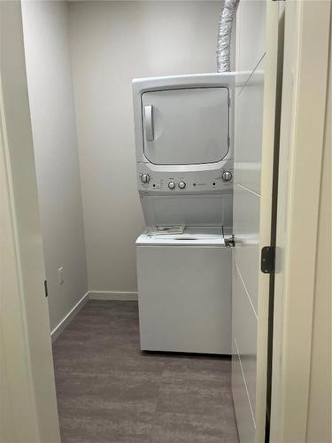 510-2345 Butt Road, Westbank, BC - Indoor Photo Showing Laundry Room