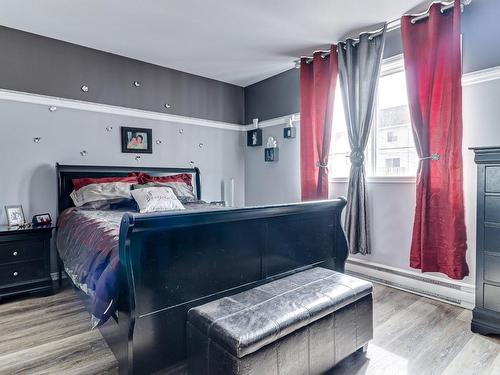 Master bedroom - 830 Rue De L'Harmonie, Laval (Saint-François), QC - Indoor Photo Showing Bedroom