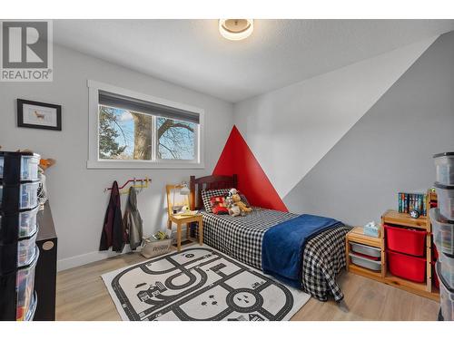 1377 Lambly Place, Kelowna, BC - Indoor Photo Showing Bedroom