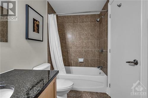 323 Winona Avenue Unit#310, Ottawa, ON - Indoor Photo Showing Bathroom