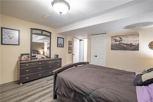 8076 Spring Blossom Drive, Niagara Falls, ON - Indoor Photo Showing Bedroom