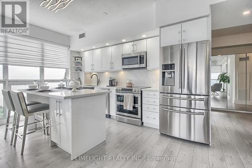 #4509 -2200 Lake Shore Blvd W, Toronto, ON - Indoor Photo Showing Kitchen With Stainless Steel Kitchen With Upgraded Kitchen