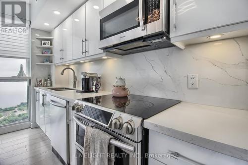 4509 - 2200 Lake Shore Boulevard W, Toronto, ON - Indoor Photo Showing Kitchen With Double Sink With Upgraded Kitchen