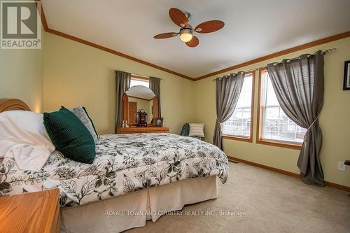 36 Creekside Circ, Kawartha Lakes, ON - Indoor Photo Showing Bedroom