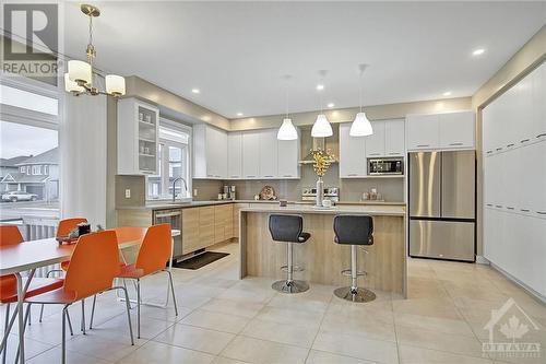 263 Dagenham Street, Ottawa, ON - Indoor Photo Showing Kitchen With Upgraded Kitchen