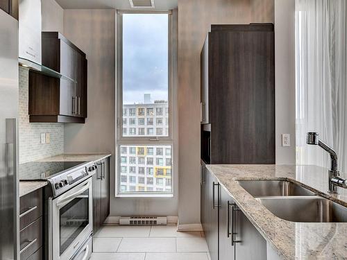 Cuisine - 1211-4975 Rue Jean-Talon O., Montréal (Côte-Des-Neiges/Notre-Dame-De-Grâce), QC - Indoor Photo Showing Kitchen With Double Sink With Upgraded Kitchen