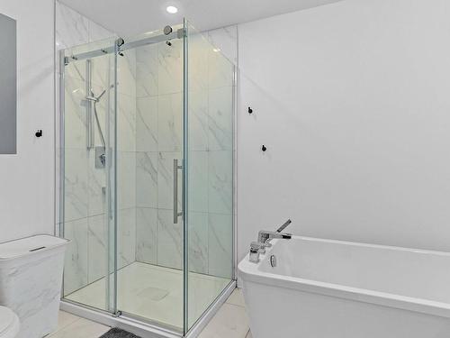 Bathroom - 44 Rue Mastaï-Brault, Beauharnois, QC 