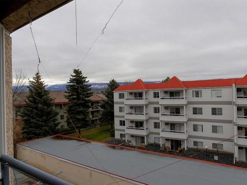 406-3115 De Montreuil Court, Kelowna, BC - Outdoor With Balcony With Facade