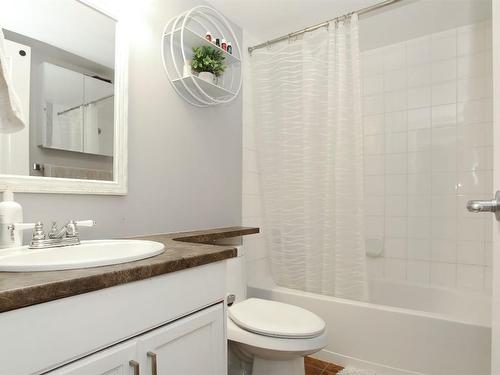 406-3115 De Montreuil Court, Kelowna, BC - Indoor Photo Showing Bathroom