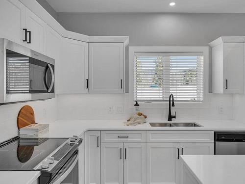 3753 St. James Drive, Westbank, BC - Indoor Photo Showing Kitchen With Double Sink With Upgraded Kitchen