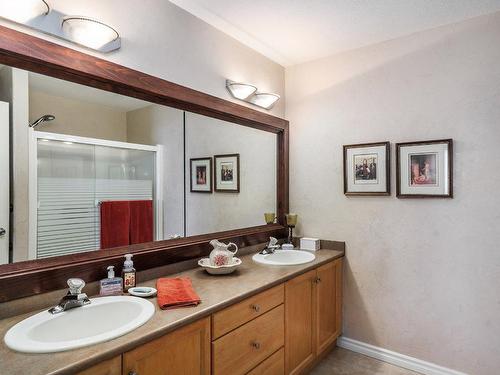 3685 Morningside Drive, West Kelowna, BC - Indoor Photo Showing Bathroom