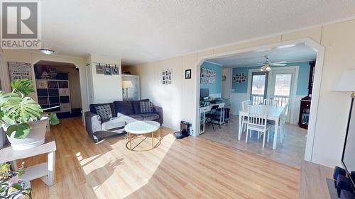 8075 269 Road, Fort St. John, BC - Indoor Photo Showing Living Room