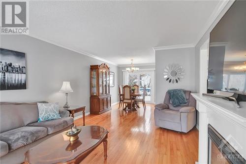 1363 Belcourt Boulevard, Ottawa, ON - Indoor Photo Showing Living Room