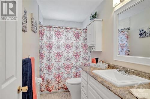 1363 Belcourt Boulevard, Ottawa, ON - Indoor Photo Showing Bathroom