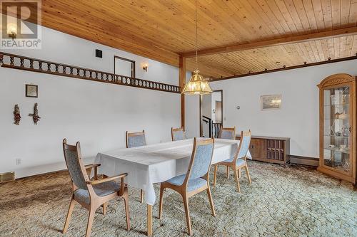 1590 Willow Crescent, Kelowna, BC - Indoor Photo Showing Dining Room