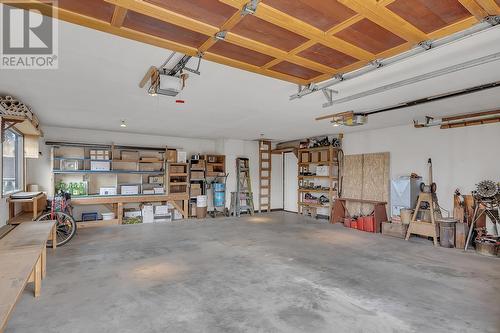 1590 Willow Crescent, Kelowna, BC - Indoor Photo Showing Garage