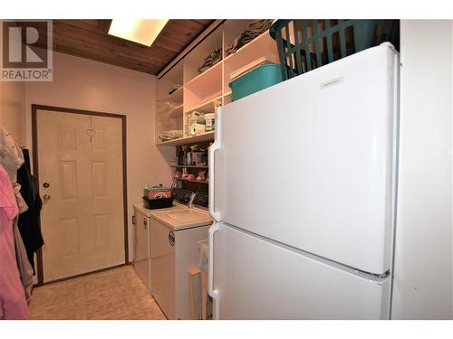 115 Deer Street, Vernon, BC - Indoor Photo Showing Laundry Room