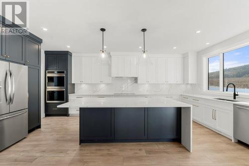 2700 Ridgemount Drive, West Kelowna, BC - Indoor Photo Showing Kitchen With Upgraded Kitchen