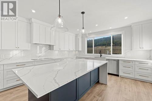 2700 Ridgemount Drive, West Kelowna, BC - Indoor Photo Showing Kitchen With Upgraded Kitchen