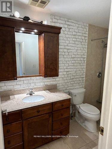 #202B -221 North Park St, Belleville, ON - Indoor Photo Showing Bathroom