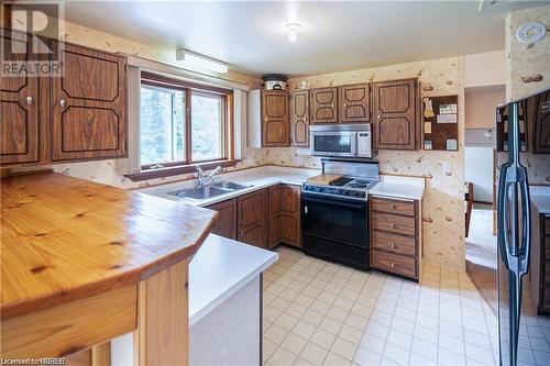 1281 Hwy 654 W, Callander, ON - Indoor Photo Showing Kitchen With Double Sink